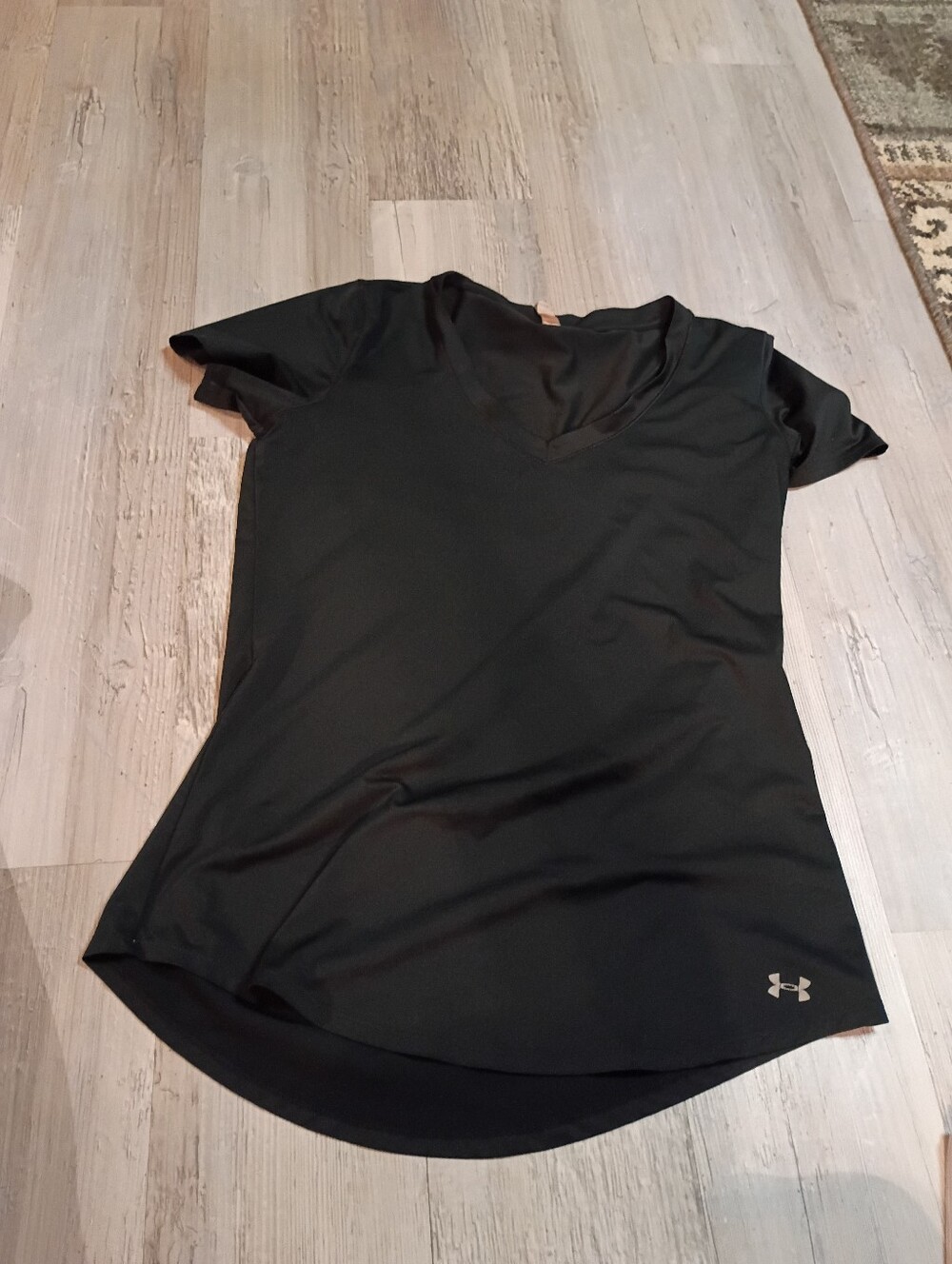 Under Armour Top - Picture 2 of 4
